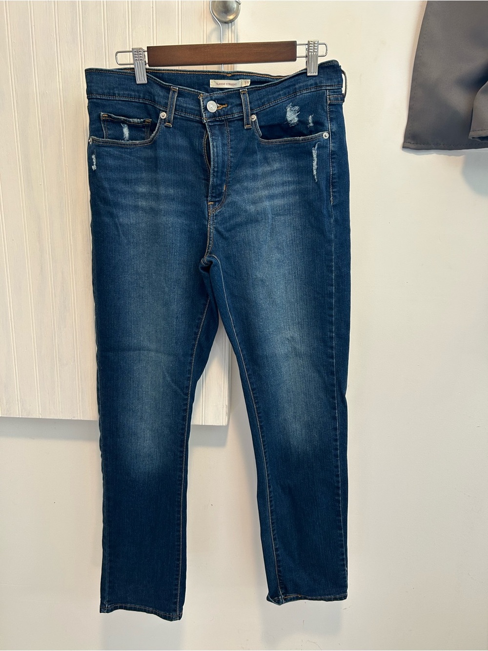Straight Leg Women's Jeans in Dark Blue Denim